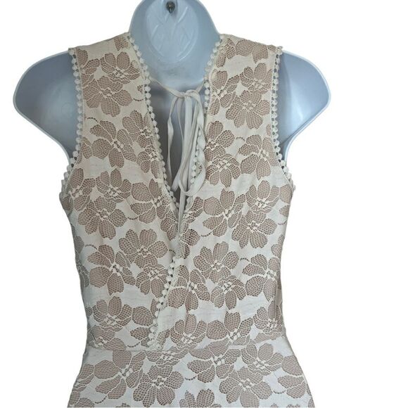 Mystic Juniors Fit and Flare Lace V Neck Sleeveless Romantic  Lace Mini Dress M - Picture 3 of 8